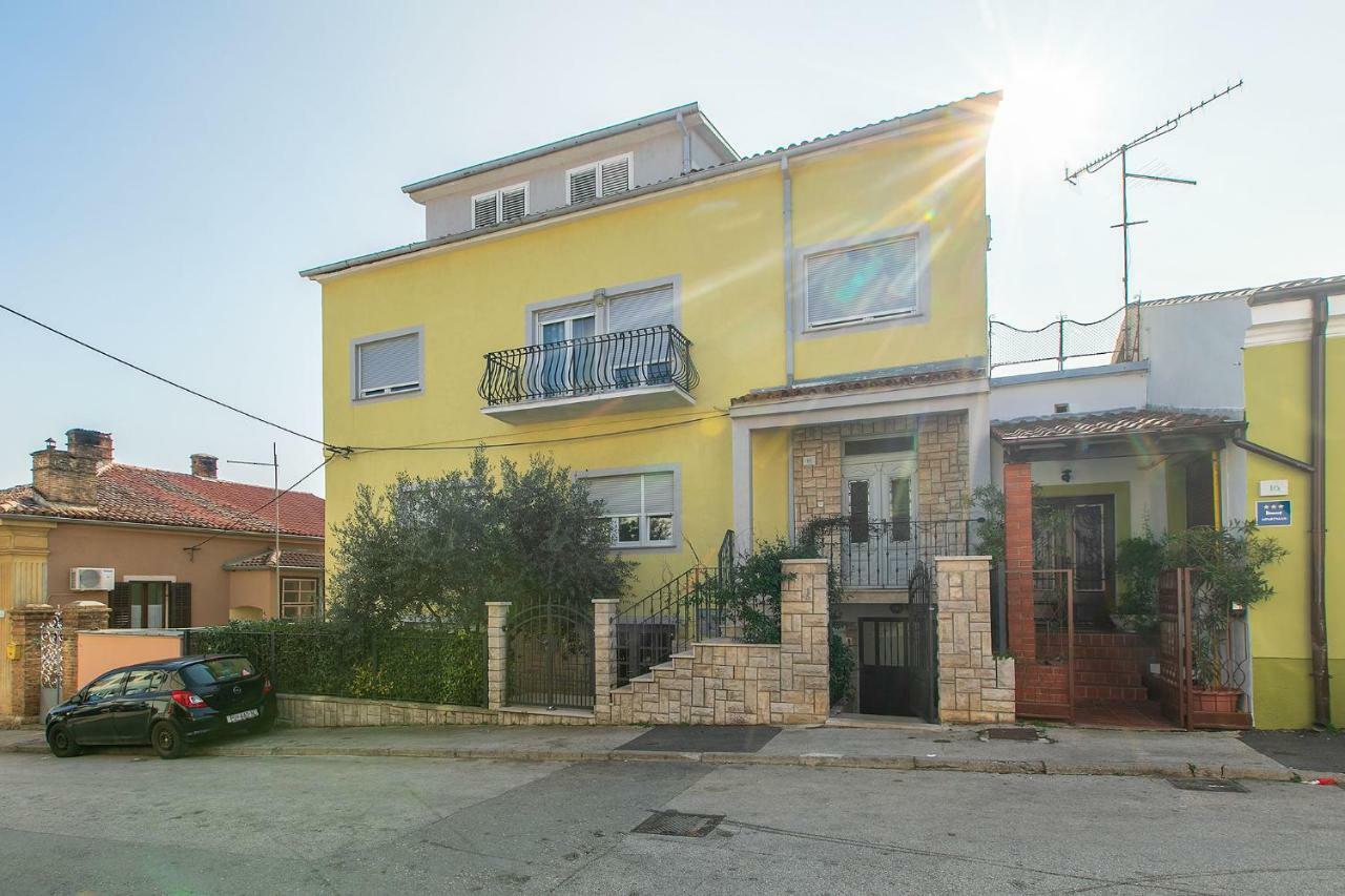 Polias Apartment Pula Exterior foto