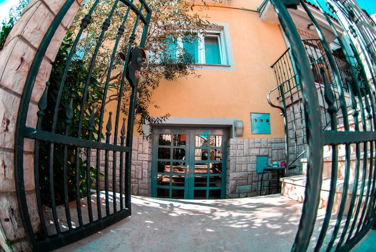 Polias Apartment Pula Exterior foto
